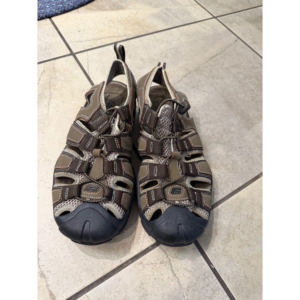Skechers Mens Brown Bungee Lace Closed Toe Fisherman Trail Sandals
